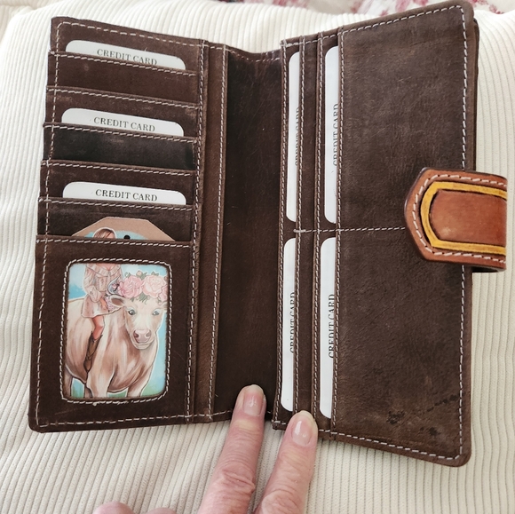 Avery By Southern Haute Brown and White Cowhide Purse with Sunflower Design - Picture 9 of 13